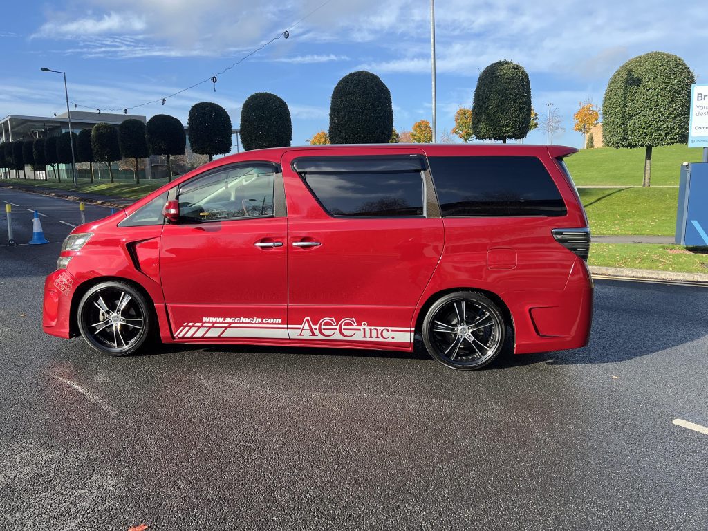 #1 2010 RED Toyota Vellfire 3.5ltr Platinum Selection2, 7 seater,Twin sunroofs