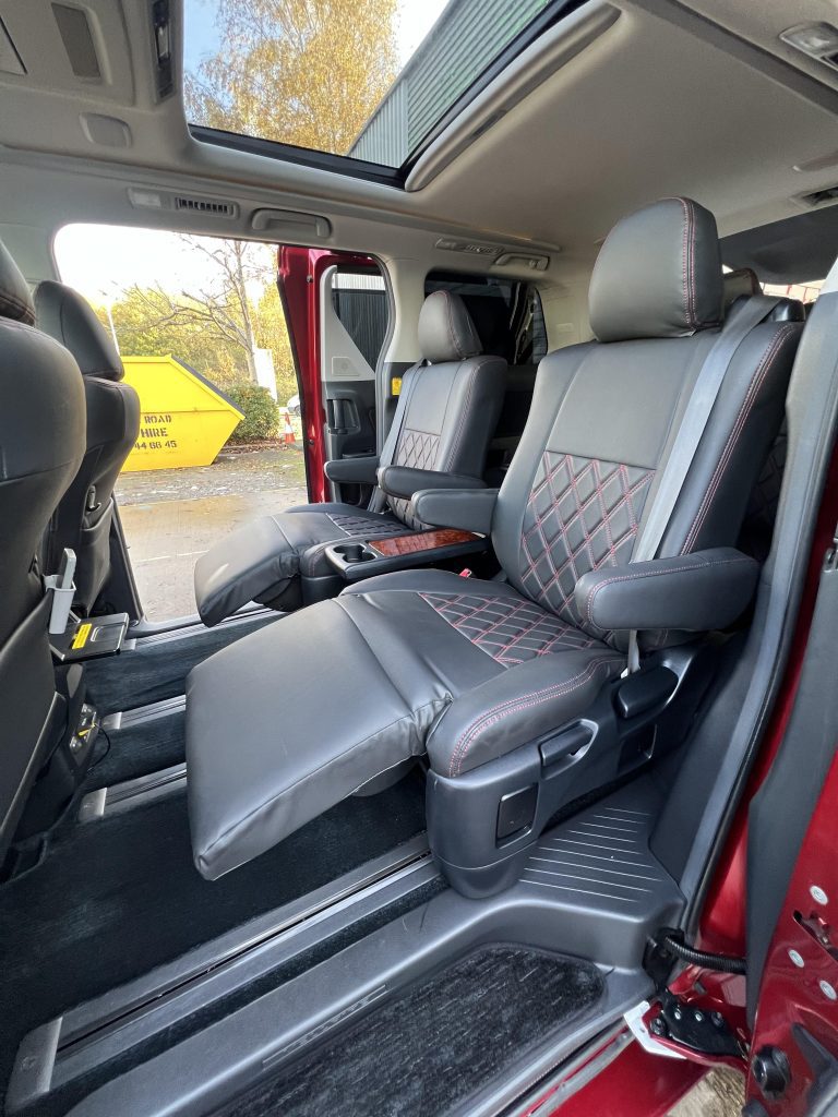 #1 2010 RED Toyota Vellfire 3.5ltr Platinum Selection2, 7 seater,Twin sunroofs