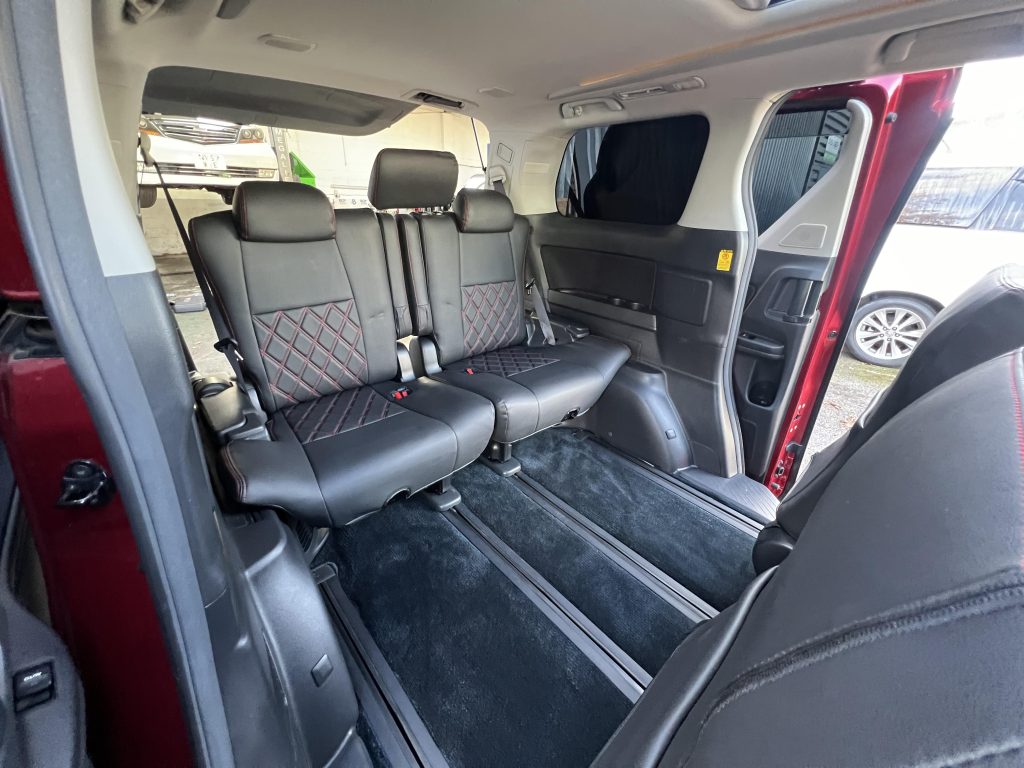 #1 2010 RED Toyota Vellfire 3.5ltr Platinum Selection2, 7 seater,Twin sunroofs