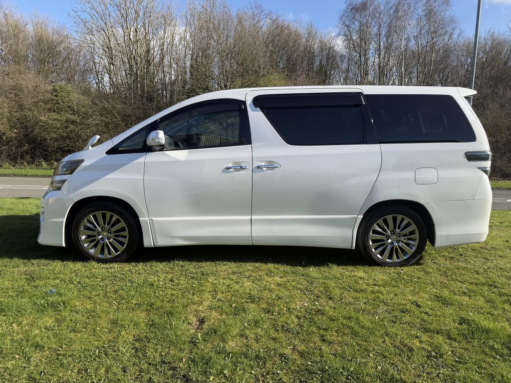 #1 2012 Toyota Vellfire 2.4ltr Golden Eyes Edition 7 seater