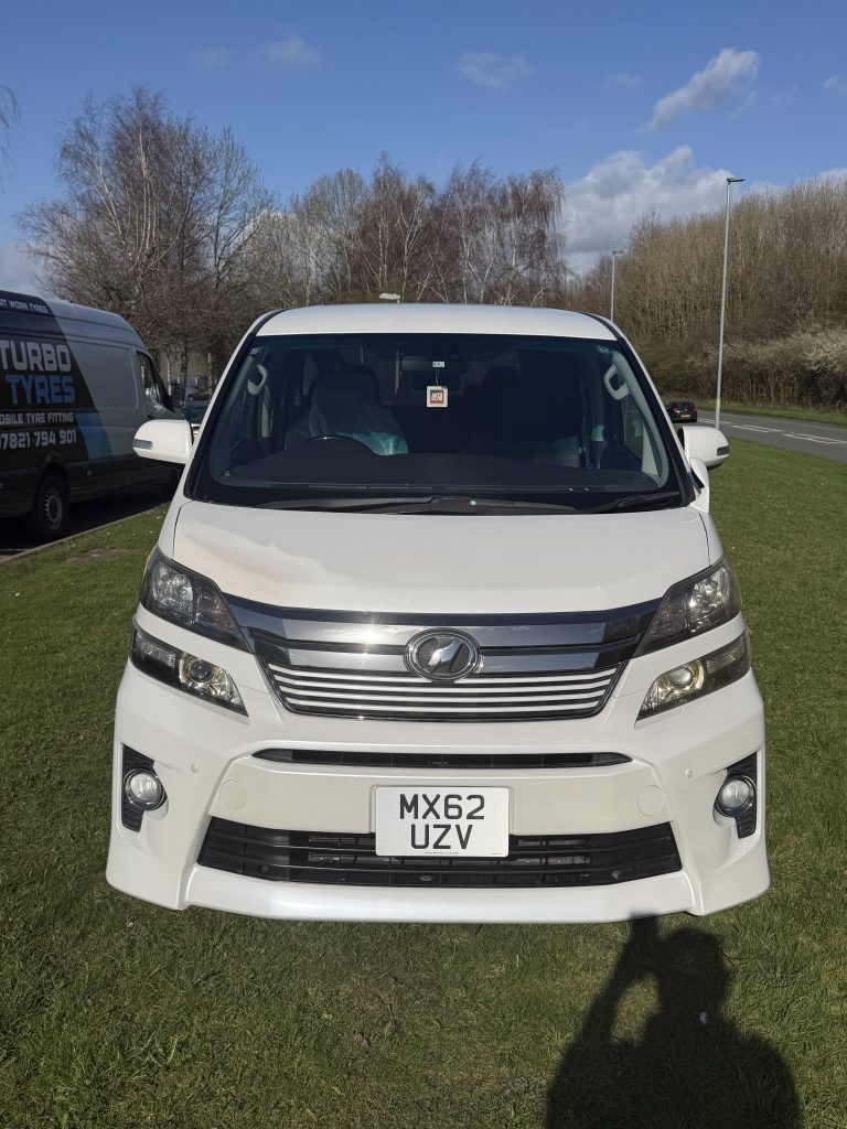#1 2012 Toyota Vellfire 2.4ltr Golden Eyes Edition 7 seater