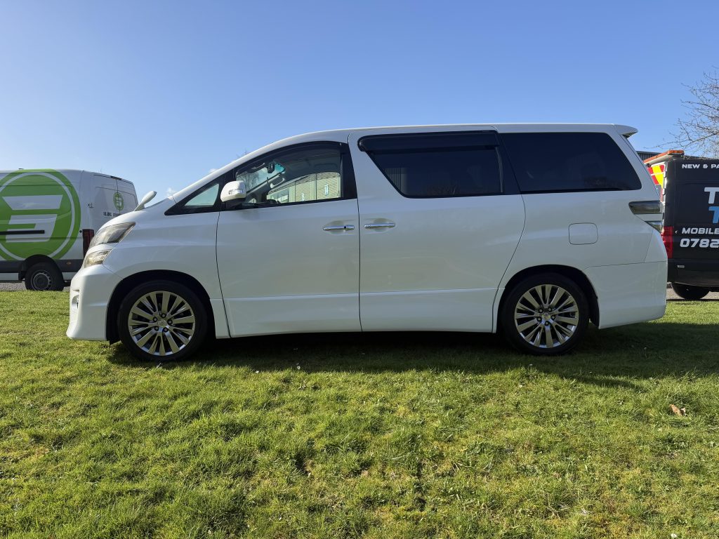 #1 2012 Toyota Vellfire 2.4ltr Golden Eyes Edition 7 seater