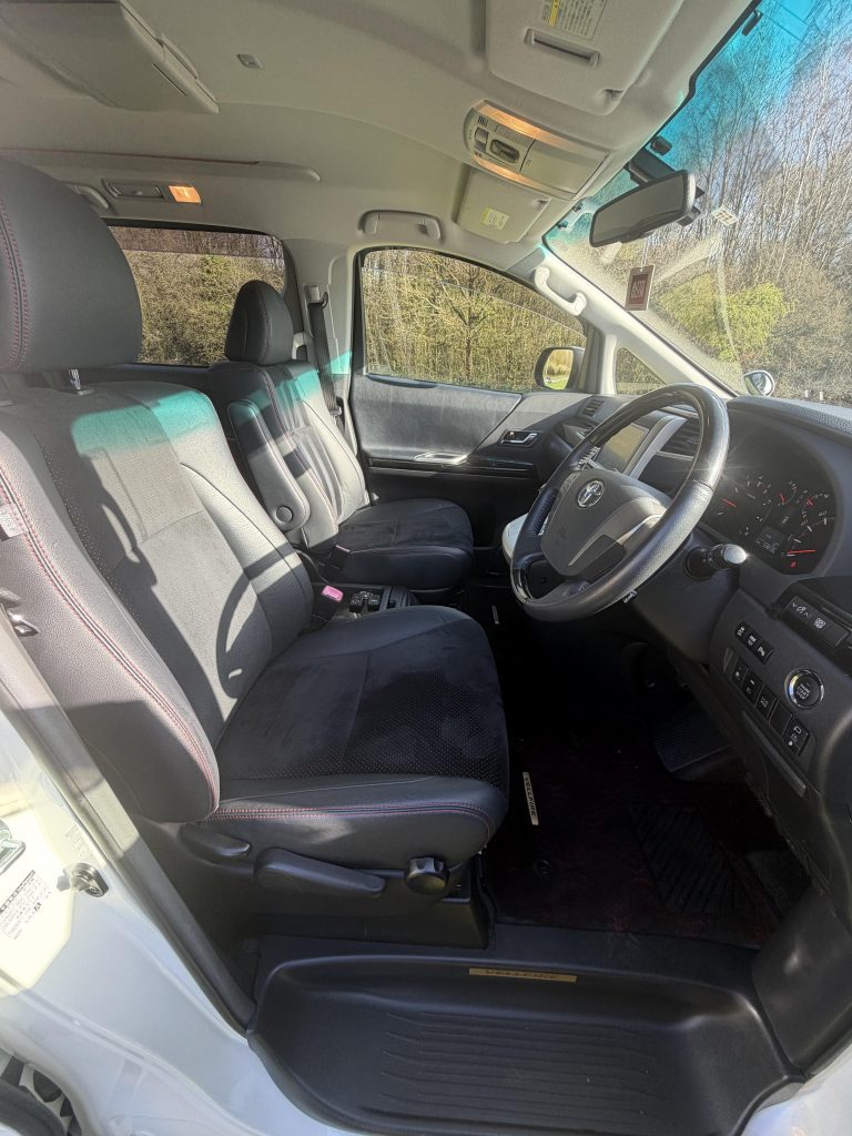 #1 2012 Toyota Vellfire 2.4ltr Golden Eyes Edition 7 seater