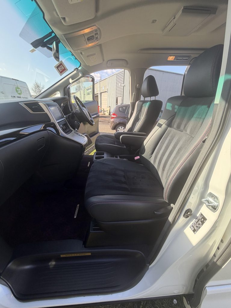 #1 2012 Toyota Vellfire 2.4ltr Golden Eyes Edition 7 seater