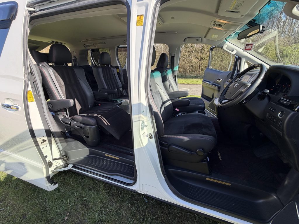 #1 2012 Toyota Vellfire 2.4ltr Golden Eyes Edition 7 seater